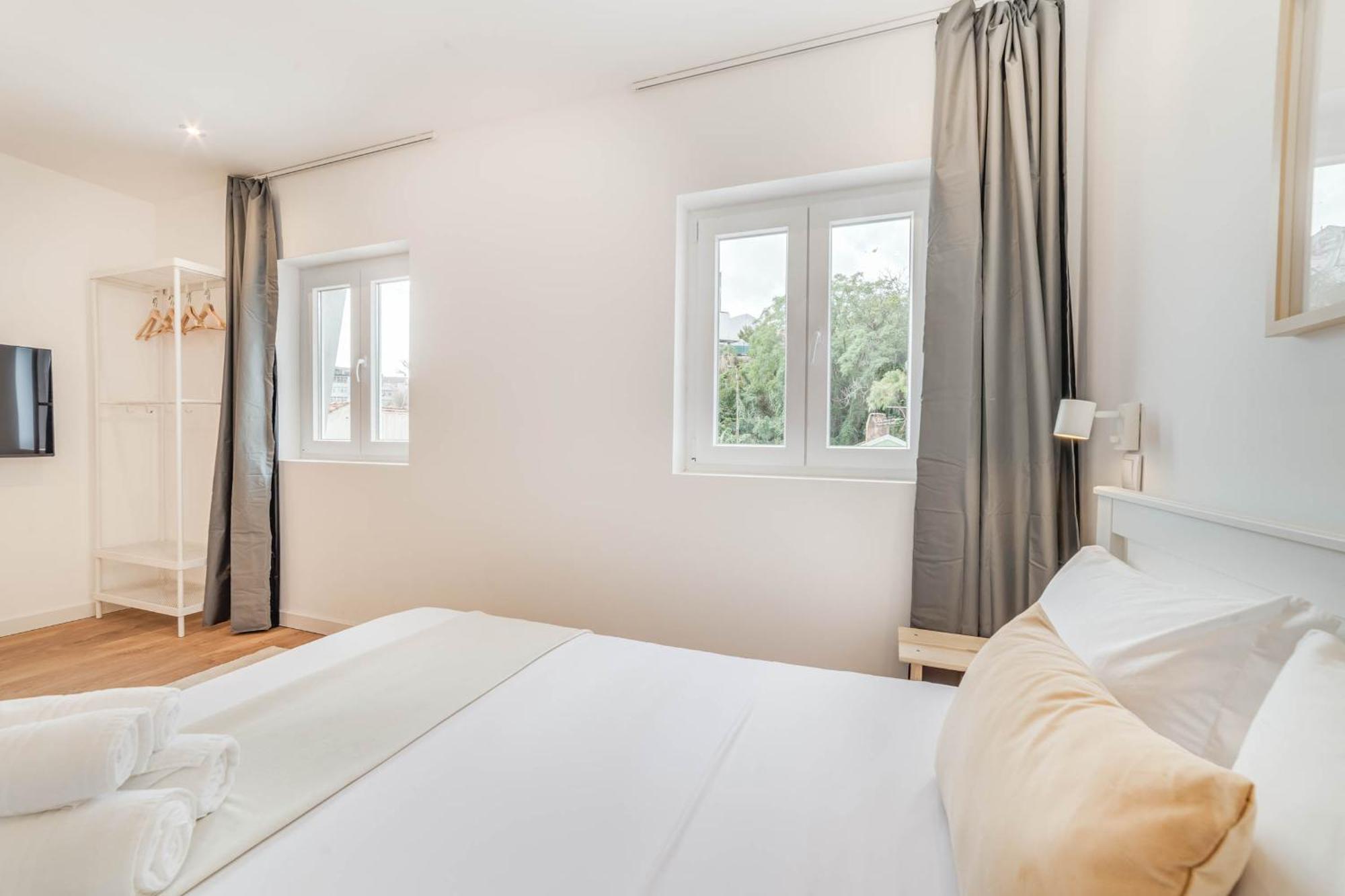 Blue Charm - Campolide Apartment