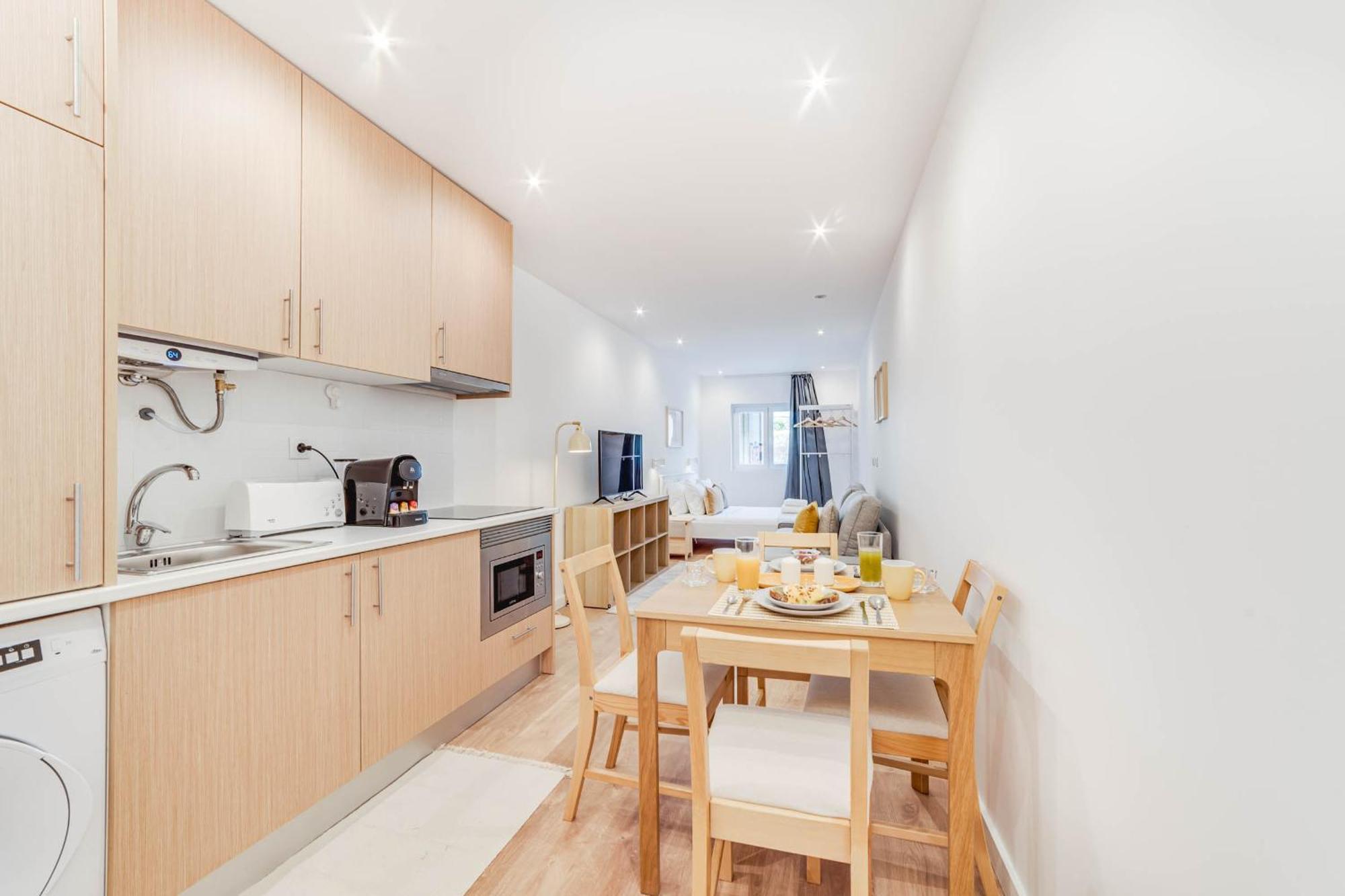 Blue Charm - Campolide Apartment *